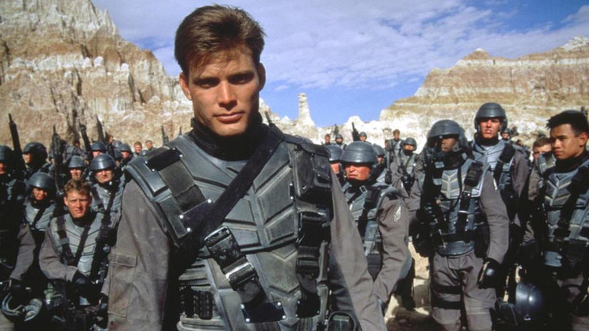Casper Van Dien en una escena de ‘Starship Troopers’ (1997).