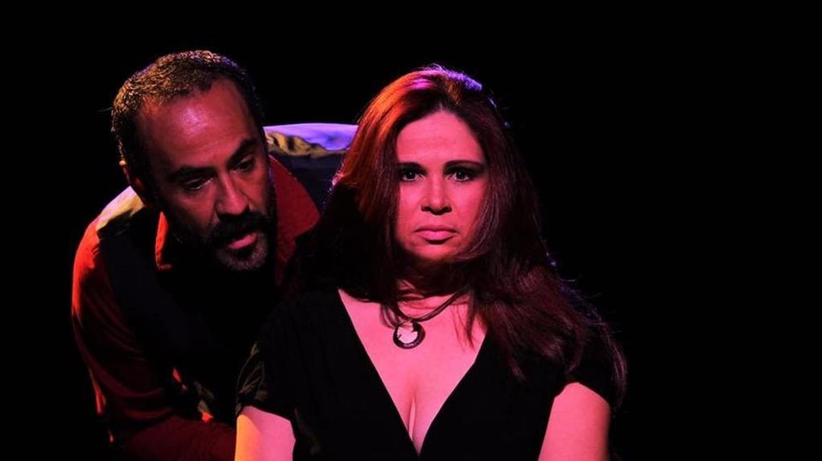 Francisco Porras y Yenilén Mola protagonizan el drama ‘Cuando duerme conmigo’.