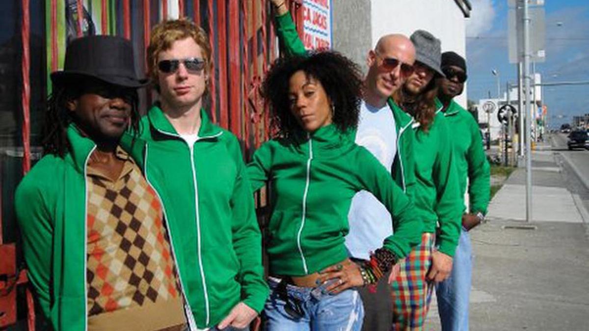La agrupación de música bailable Span Allstars.