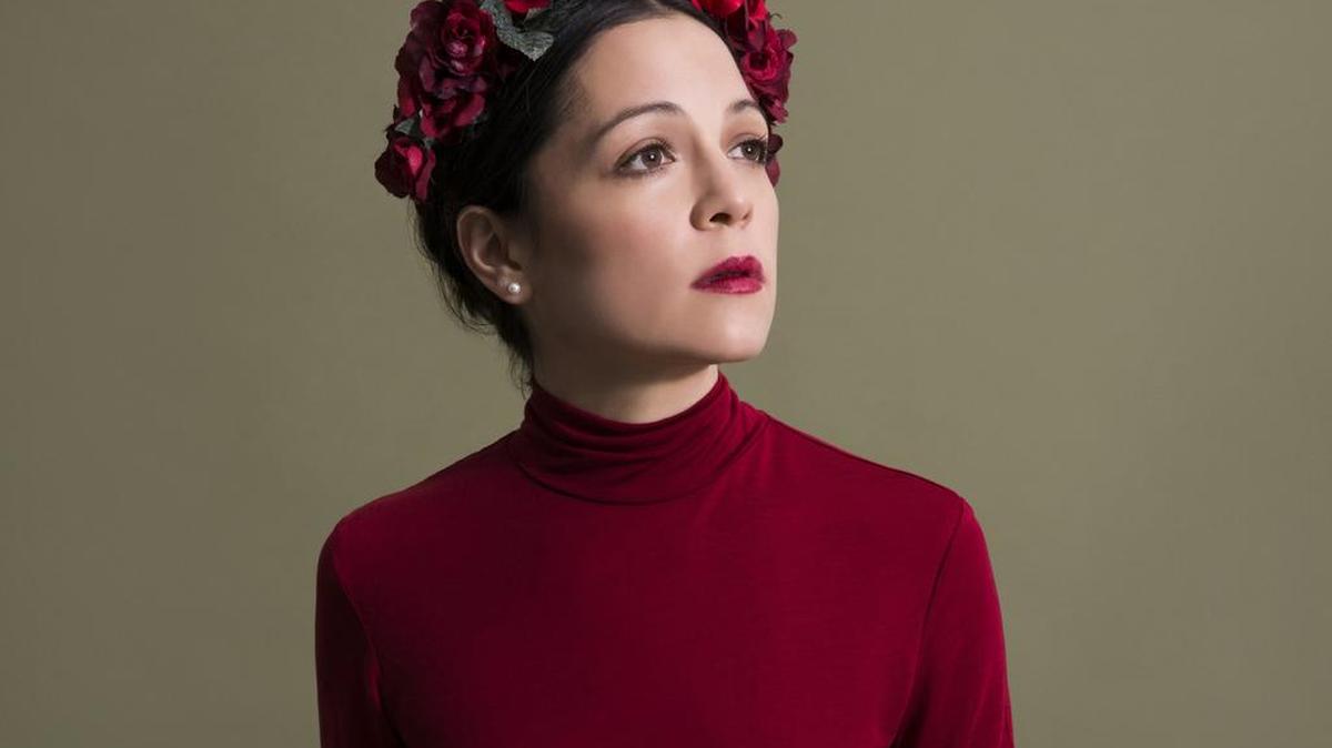 Natalia Lafourcade, la cantante mexicana que con solo 33 años ya ha ganado un premio GRAMMY y ocho Latin GRAMMYs.