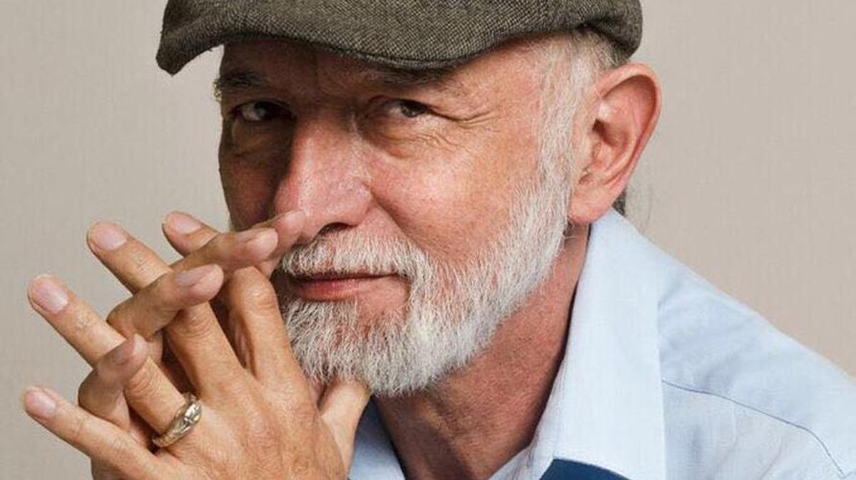 Por su experiencia y sabiduría, los ancianos le han entregado a Carlos Barrios la misión de compartir las profecías y enseñanzas de los pueblos mayas con el resto del mundo.