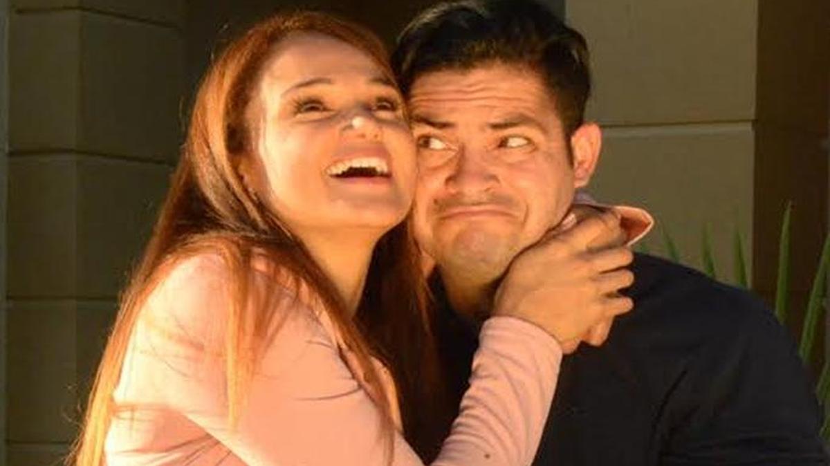Jessica Cerezo y Emmanuelle Mendoza protagonizan la comedia ‘Embaraza2’ en el Paseo de las Artes de Doral.