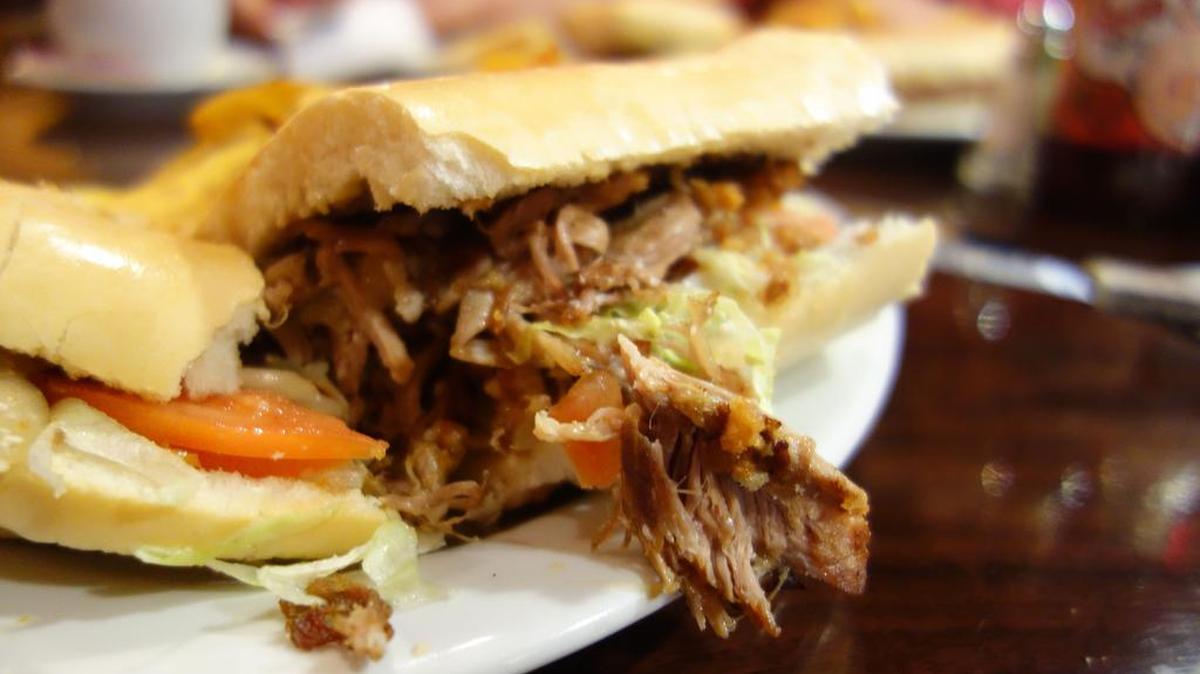 Delicioso pan con lechón.