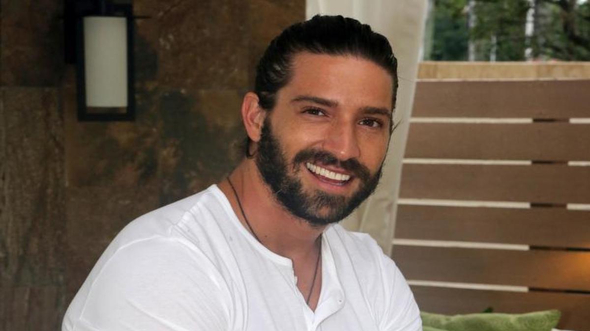 
El actor David Chocarro, que los fines de semana protagoniza la obra ‘El principio de Arquímedes’ a sala llena, habla sobre su rol de padre y éxitos profesionales.
