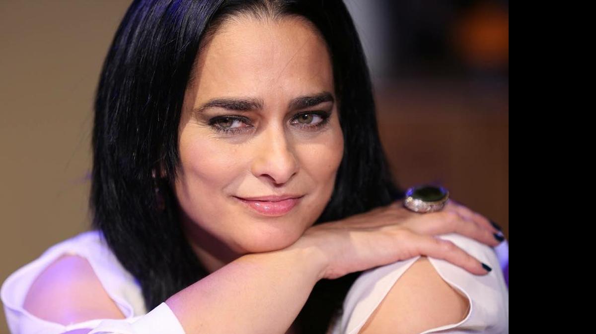 
Jacqueline Arenal dice ‘Me emociona reencontrarme con un público con el que perdí relación al salir de Cuba’.
