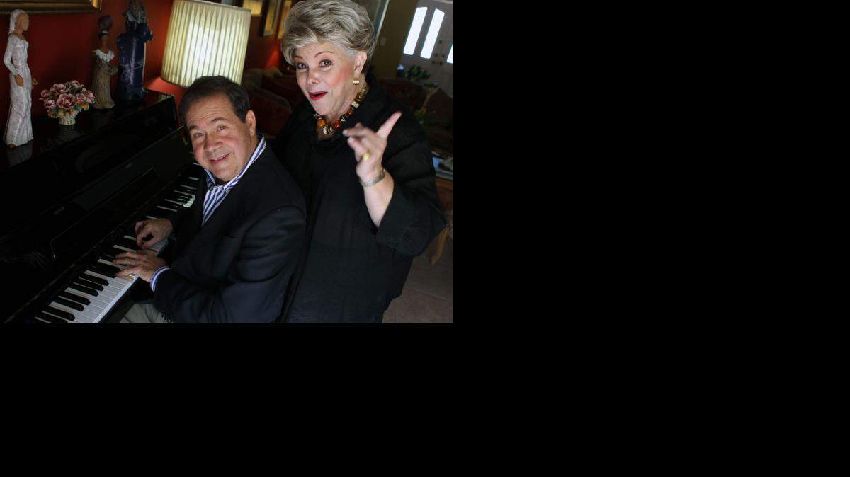 
El pianista Enrique Chía y la cantante Vicky Roig, quienes se presentan el domingo 21 en el Miami-Dade County Auditorium.
