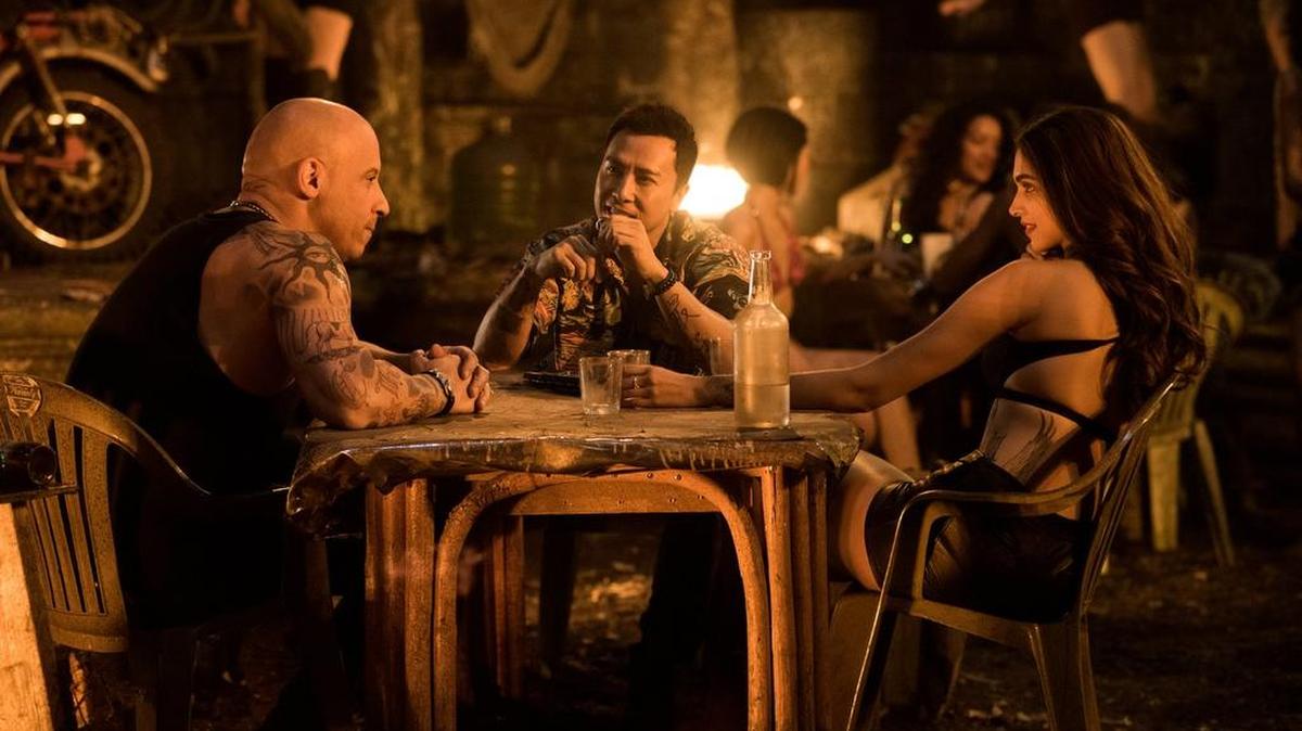 Vin Diesel, Donnie Yen y Deepika Padukone en una escena de ‘xXx: Return of Xander Cage’ (2017).