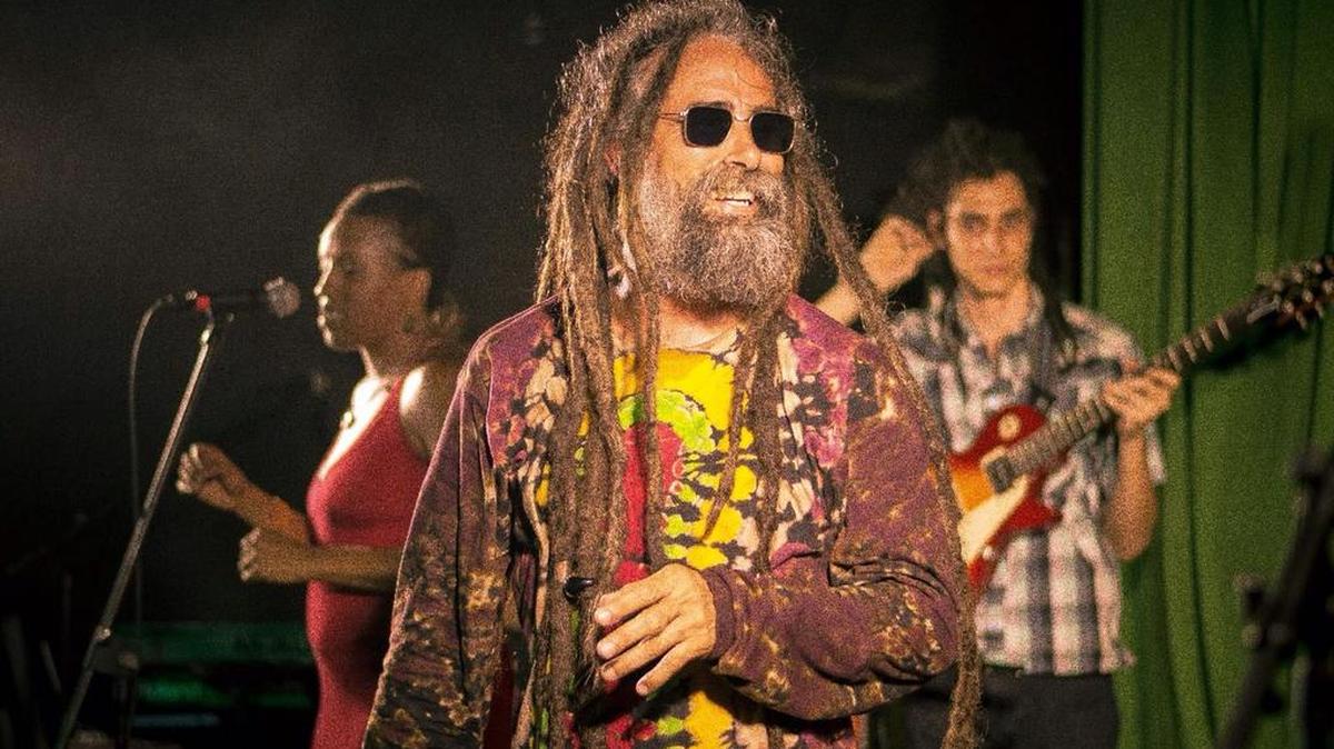 Johnny Dread, un artista que tiene como bandera un sentimiento infinito hacia el género que popularizó Bob Marley, y que lo canta con libertad mientras escribe deliciosas canciones.