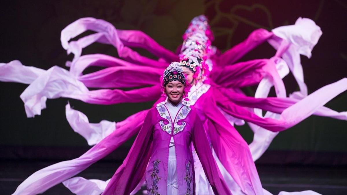 Atlanta Professional Dance, Jasmine Flowers, China/USA en ‘Flores de Loto’.