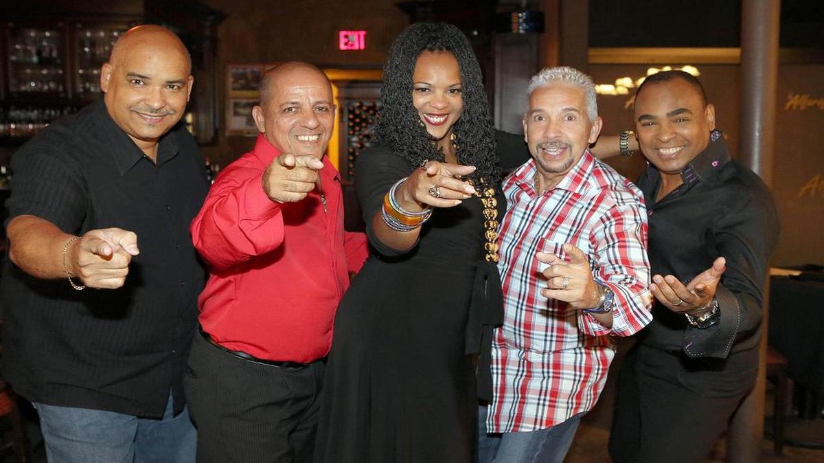 
Eric Manuel, Lázaro Reutilio, Regla Cumbá, Eddy Santana y Samuel Calzado se presentan en el club Alfaro's con una fiesta de música cubana en homenaje a las madres.
