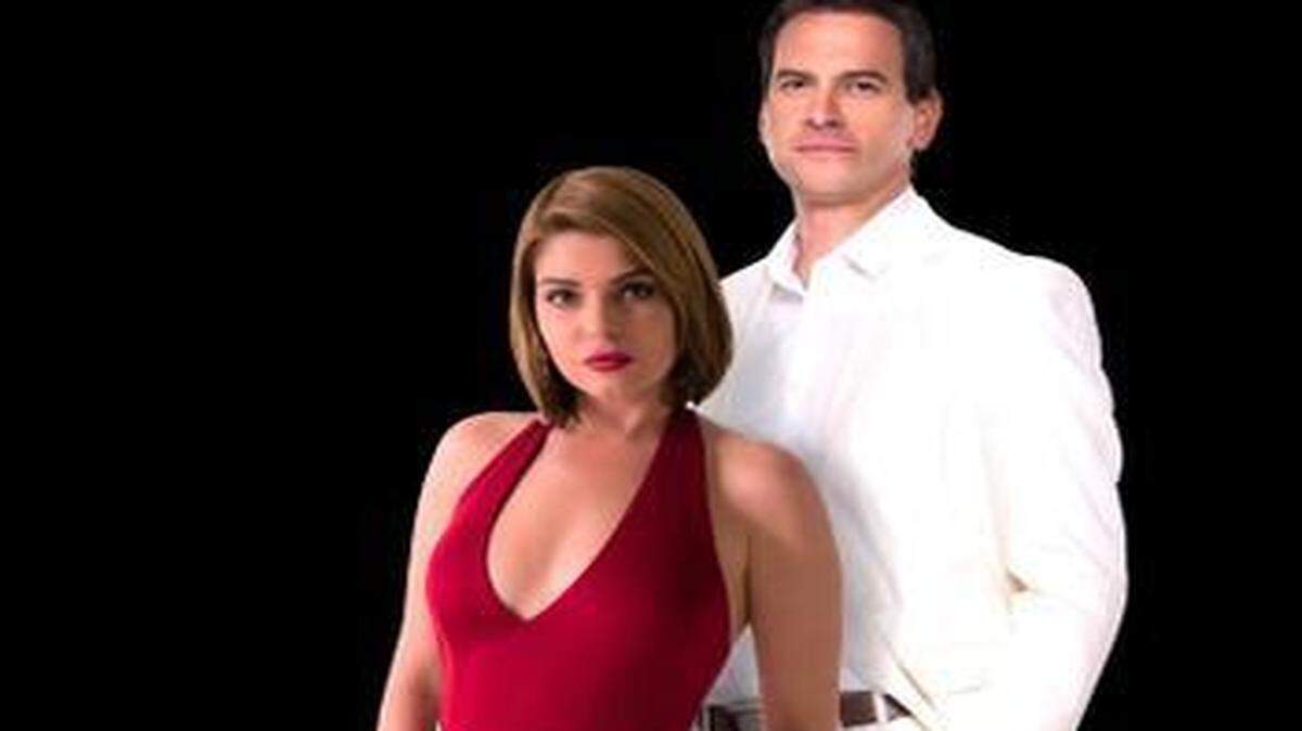 
ITATÍ CANTORAL y MIGUEL DE MIGUEL, PAREJA ESTELAR DEL MELODRAMA ‘¿QUIÉN MATÓ A PATRICIA SOLER?’, MUNDOFOX, 9 P.M.
