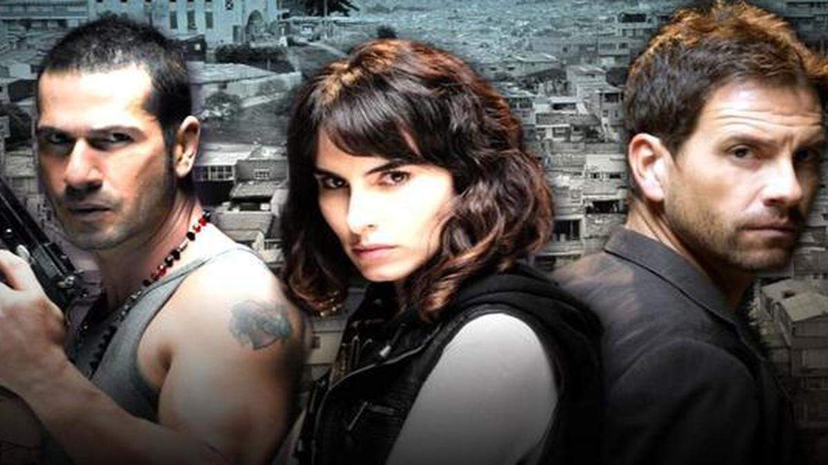 
ANA SERRADILLA, JUNTO A MIGUEL DE MIGUEL Y GREGORIO PERNIA, ESTRELLAS DE ‘LA ESQUINA DEL DIABLO’, UNIMÁS, 10 P.M.
