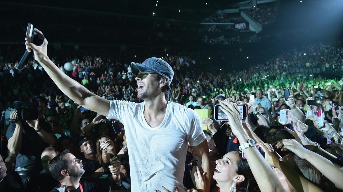 Enrique Iglesias encabeza la larga lista de intérpretes que participarán en Premios Juventud 2017