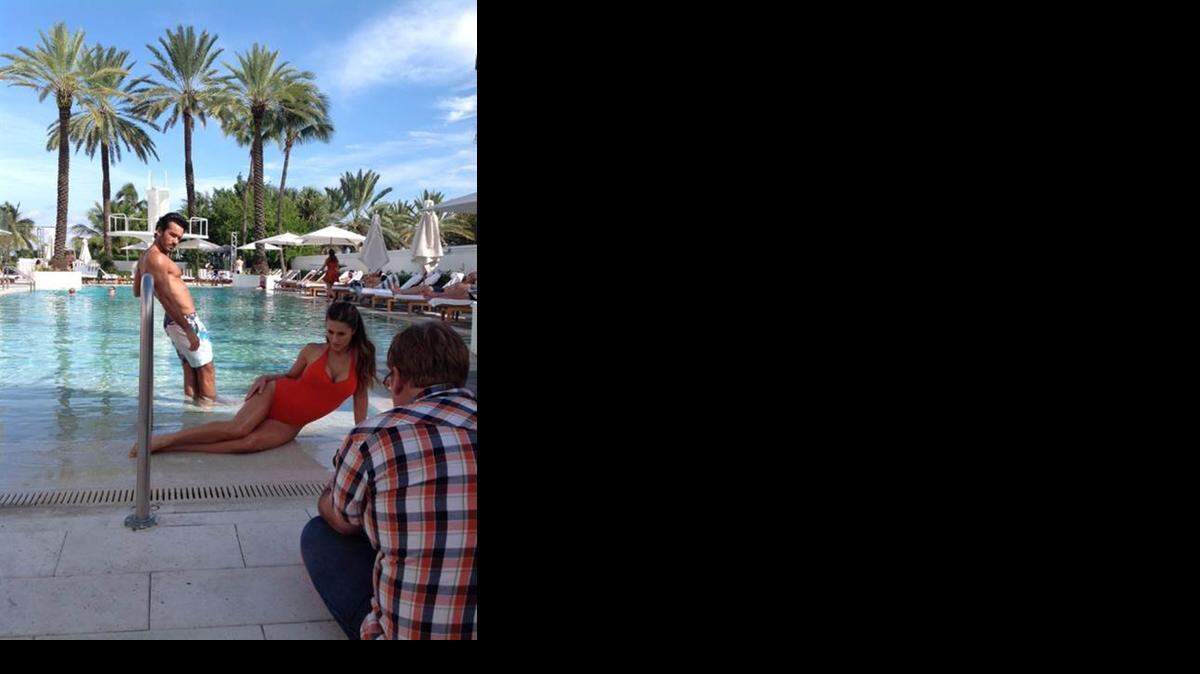 
Aarón Díaz y Lola Ponce en la piscina del Shelborne Wyndham Grand South Beach. 
