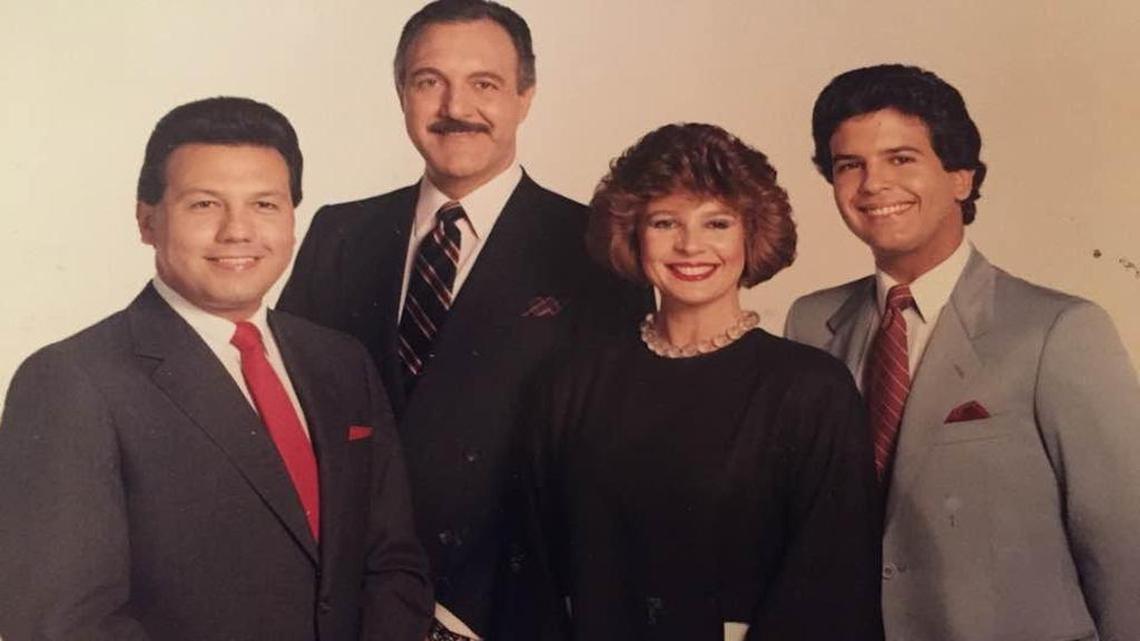 A mediados de la década de 1980 el equipo de Noticias 23 estaba integrado por (desde la izq) Raúl Striker, Guillermo Benites, Leticia Callava y Félix Guillermo.