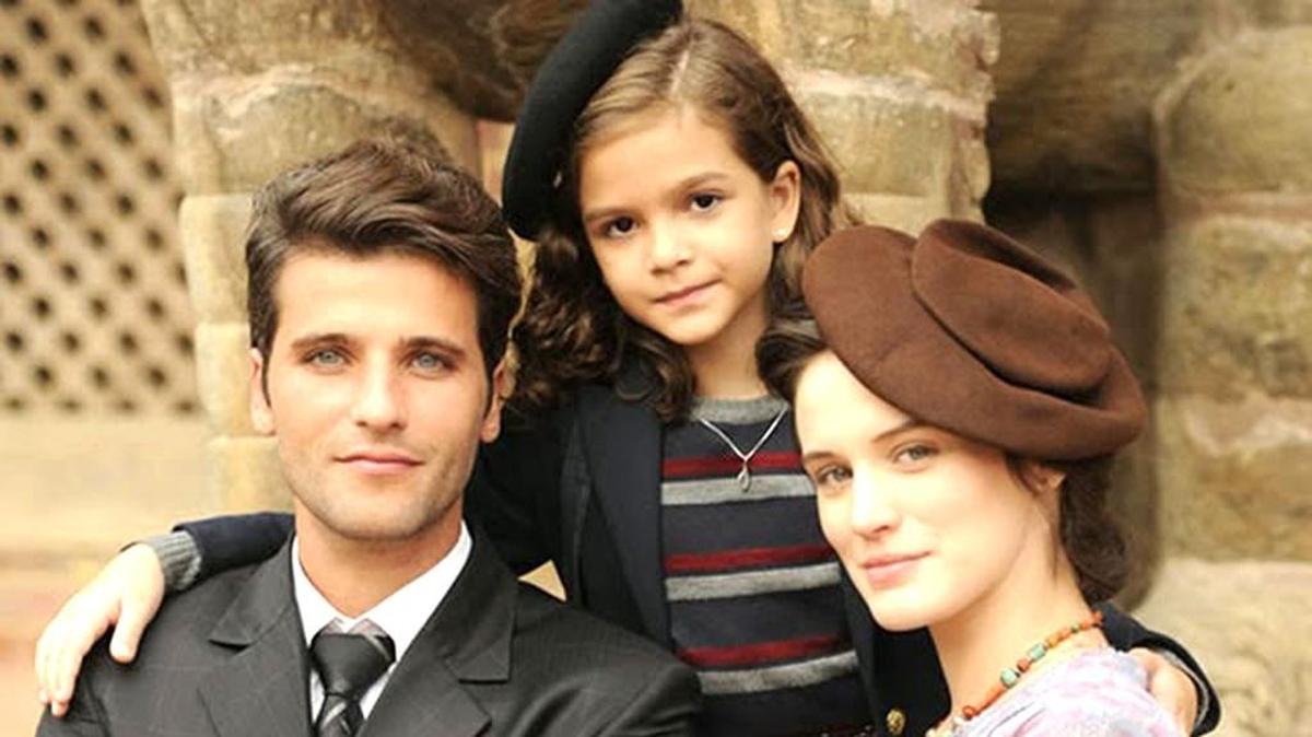 
BRUNO GAGLIASSO, MEL MAIA Y BIANCA BIN, ESTRELLAS DE ‘PRECIOSA PERLA’, TELEMUNDO, 12 P.M.
