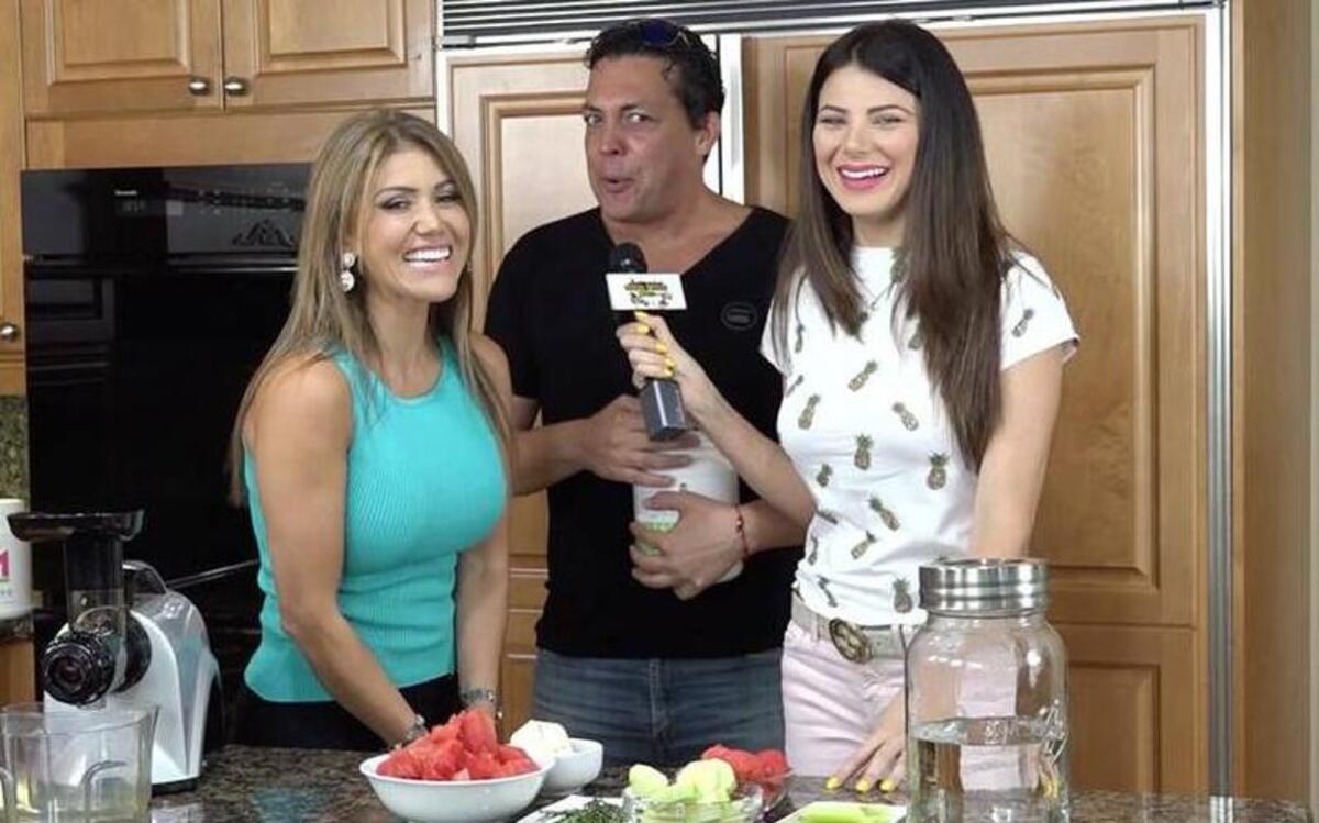 La empresaria Ingrid Macher, Yerson Rivas y Mireille Segovia durante una entrevista.