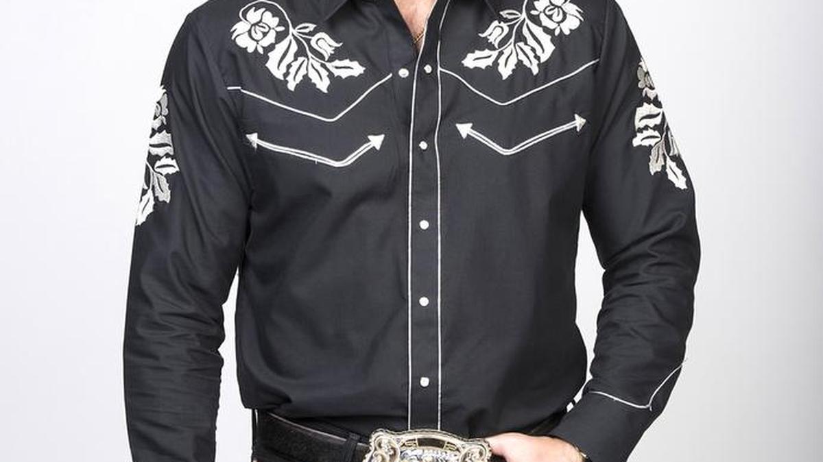 Rafael Amaya en el rol de Aurelio Casillas.