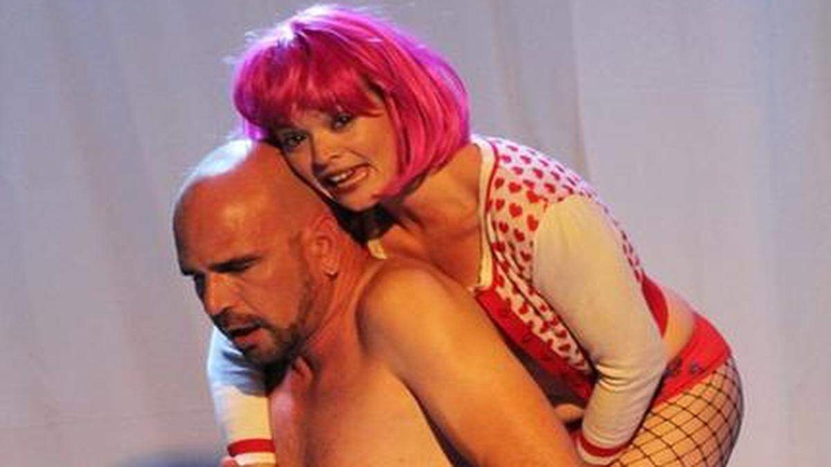 
Marcial Reyes y Yani Martin en ‘Sangre’.
