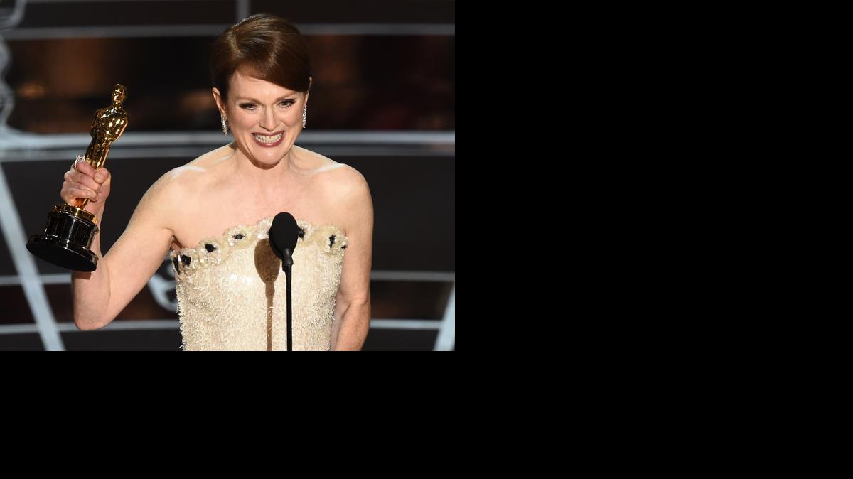 
La ganadora al premio a la mejor actriz en un papel de liderazgo por la película “Still Alice” Julianne Moore.
