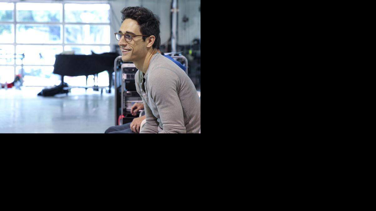 
Justin Peck, solista y coreógrafo en residencia del New York City Ballet, presenta ‘Heatscape’ con el Miami City Ballet.
