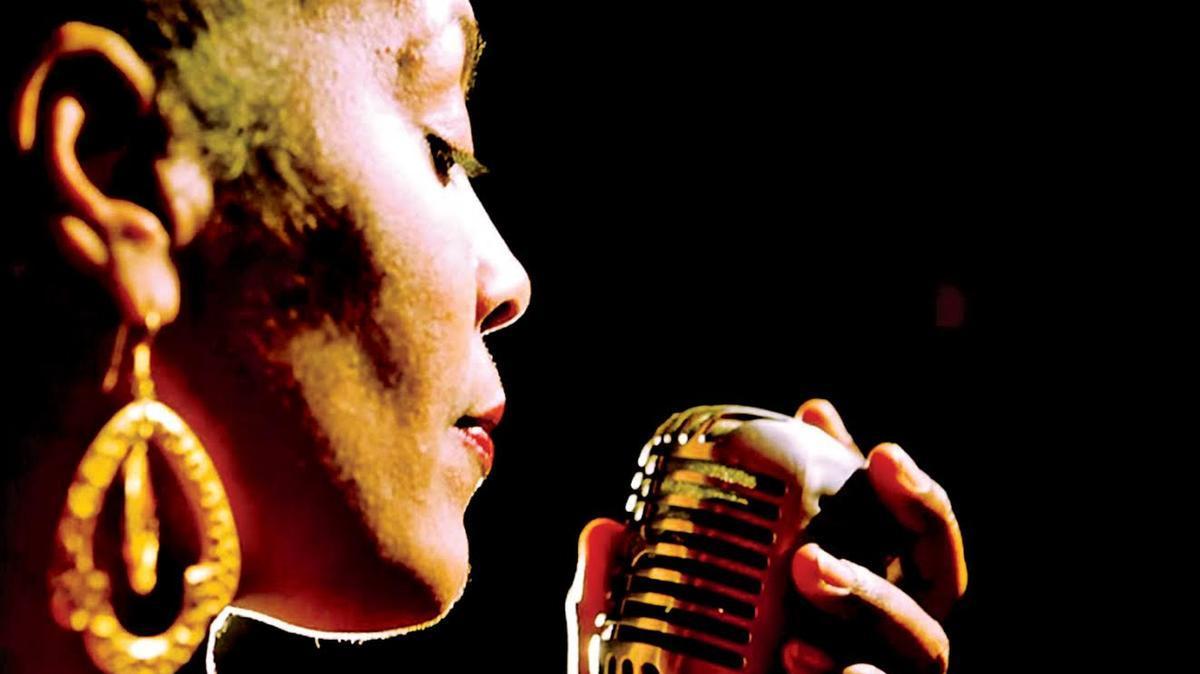 
Xiomara Laugart en concierto con temas de su nuevo disco ‘Tears and Rumba’, este viernes en Hoy como Ayer.
