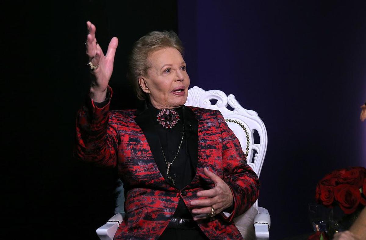 Walter Mercado en una de sus últimas apariciones públicas, cuando estaba promoviendo su exhibición “Mucho, Mucho Amor: 50 años de Walter Mercado”, el 2 de agosto de 2019 en Miami.