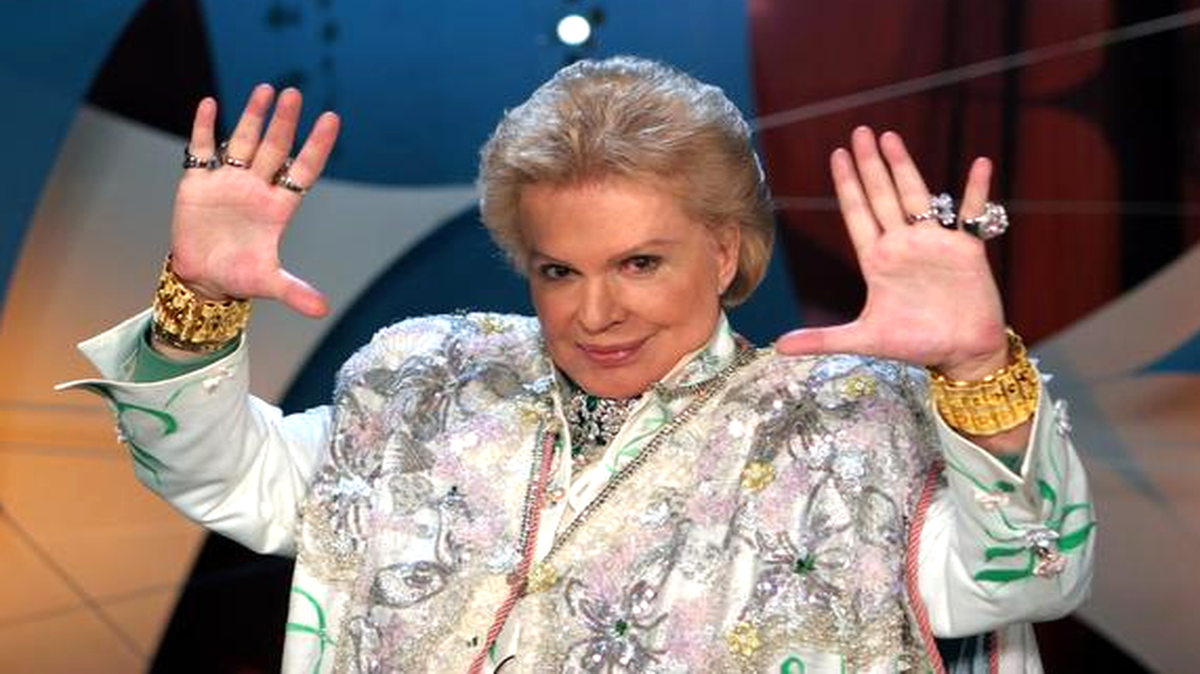 
Walter Mercado.

