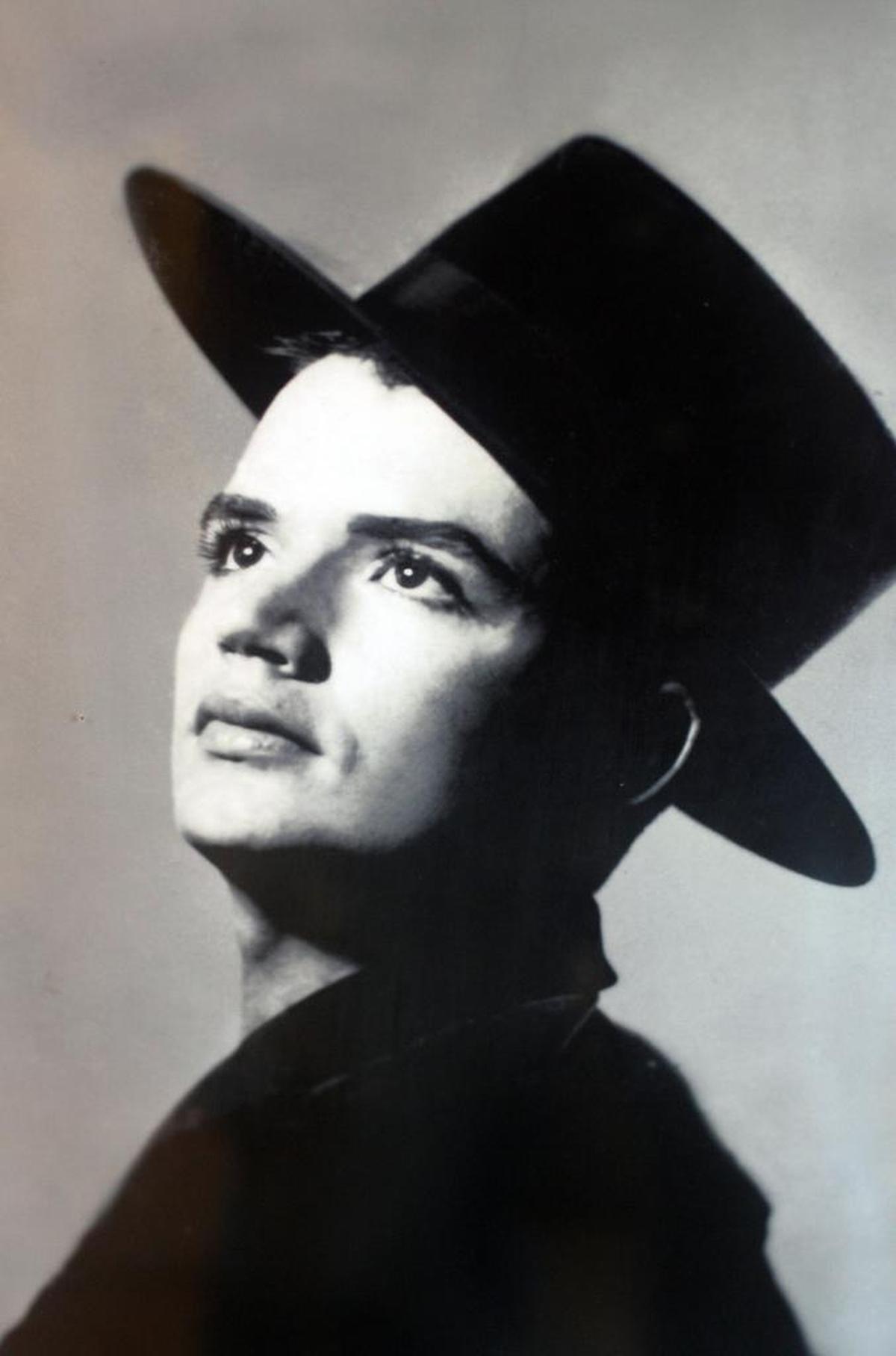 Retrato de Walter Mercado como bailarín de flamenco.