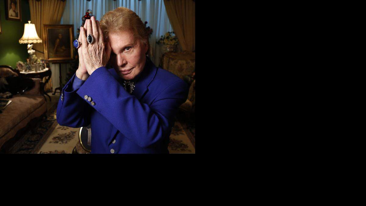 
Walter Mercado fotografiado en San Juan, Puerto Rico. 


