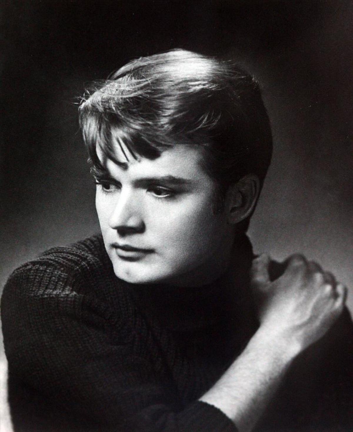 Retrato de Walter Mercado cuando era un actor de telenovelas.
