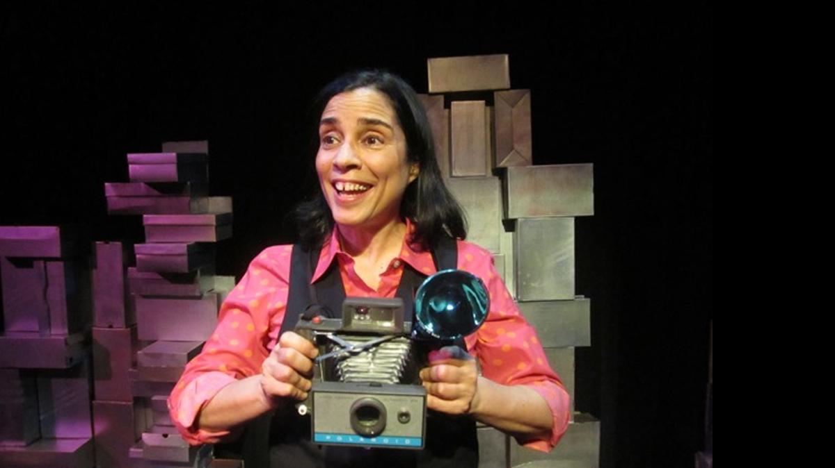 
La escritora y comediante Marga Gómez presenta el espectáculo ‘Lovebirds’ sobre la escena latina y gay de la era disco.
