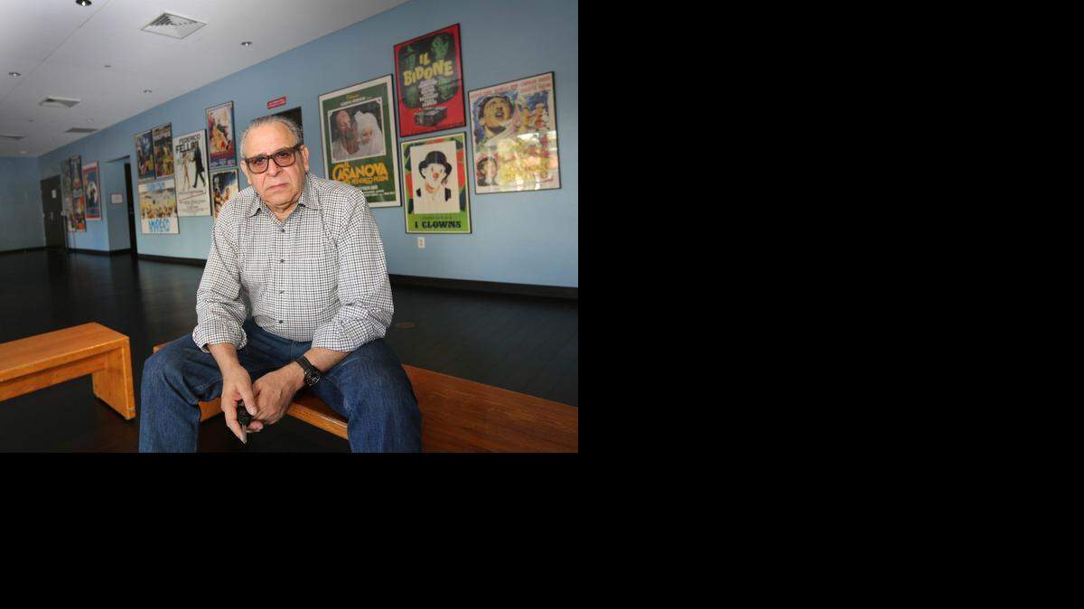 
El director de cine cubano Orlando Rojas, programador y gerente del Teatro Tower, presenta un ciclo de 11 peliculas nominadas al Oscar.
