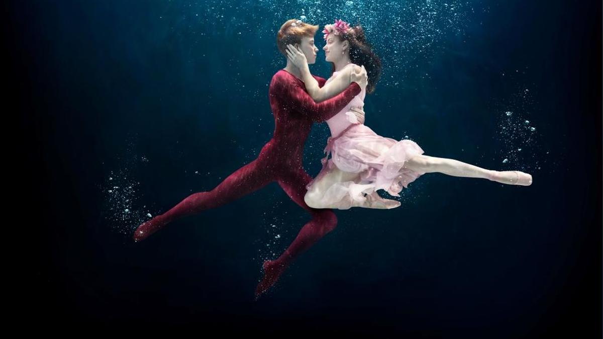 Chase Swatosh, como Lisandro y Jennifer Lauren como Hermia.
