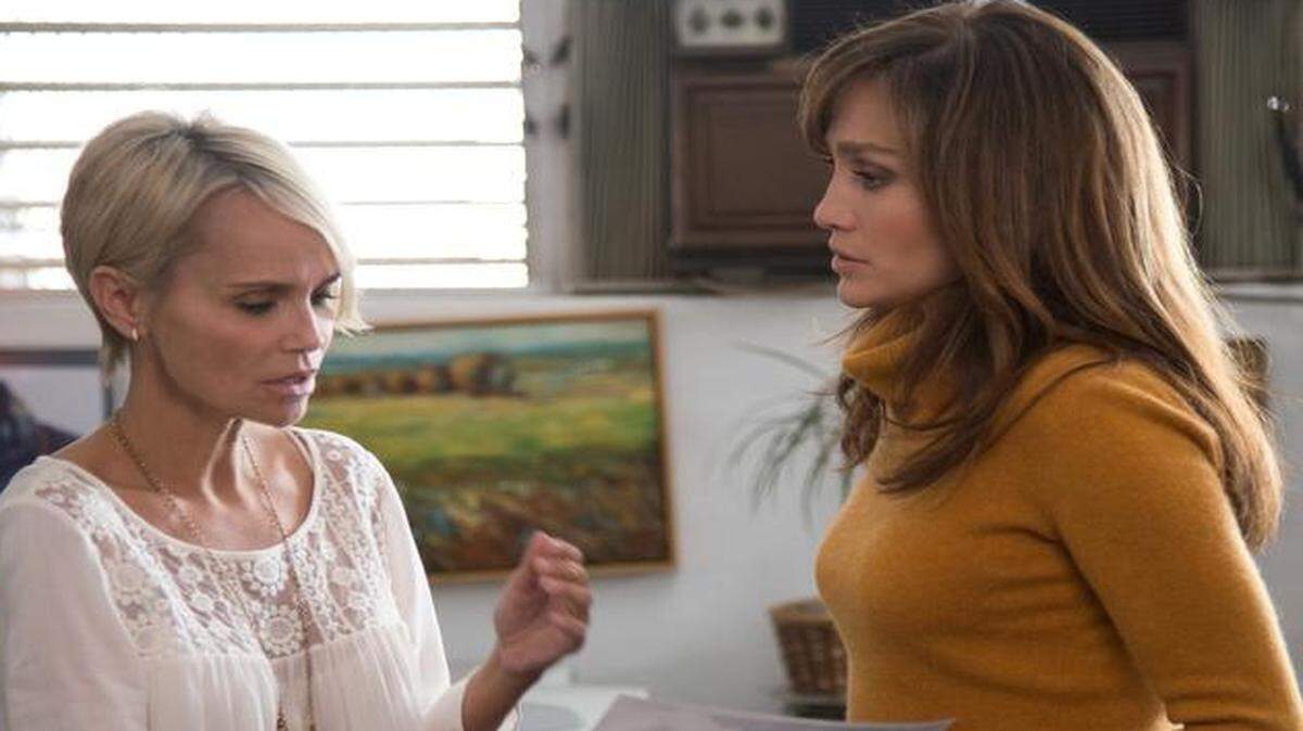 
Kristin Chenoweth y Jennifer López en ‘The Boy Next Door’.
