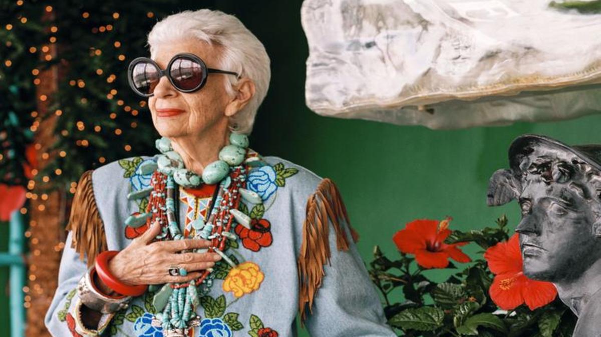 
Iris Apfel es el centro del documental dirigido por Albert Maysles.
