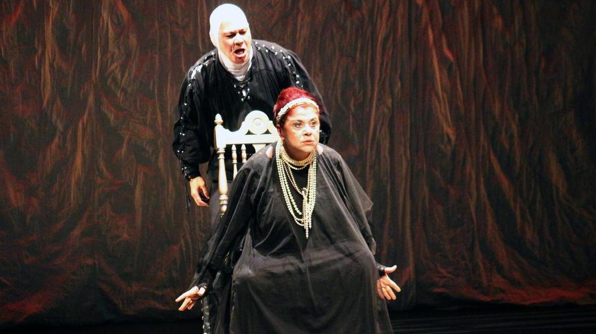 La obra ‘El caso Hamlet’ se presenta en el Koubek Center de Miami.