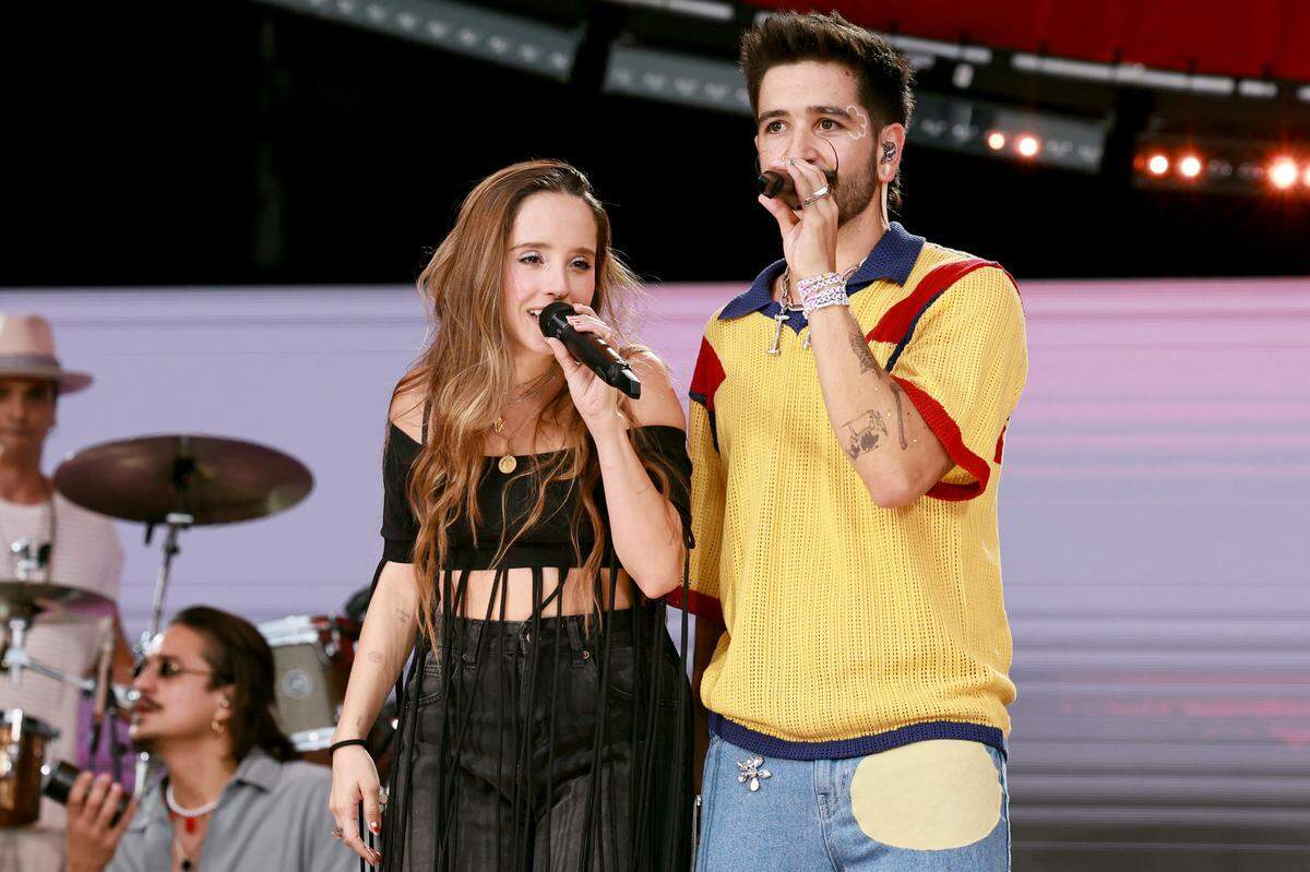 NEW YORK, NEW YORK - SEPTEMBER 27: (L-R) Evaluna Montaner and Camilo perform onstage during the 2025 Global Citizen Festival at Central Park on September 27, 2025 in New York City. (Photo by Theo Wargo/Getty Images for Global Citizen)