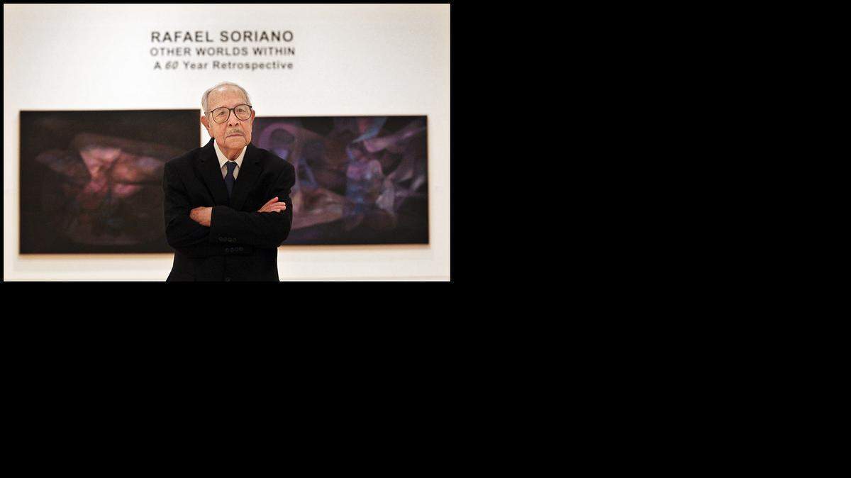 
Rafael Soriano en la retrospectiva de su obra ‘Other Worlds Within’, que abarcó 60 años de carrera, en el Lowe Art Museum de la Universidad de Miami, curada por Jesús Rosado.
