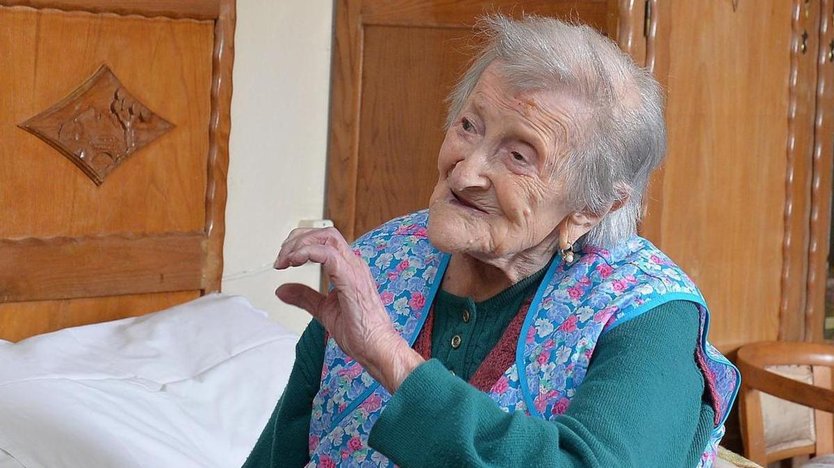 La italiana Emma Morano, de 116 años, durante una entrevista en su residencia de Verbania, Italia, hoy, 13 de mayo de 2016.