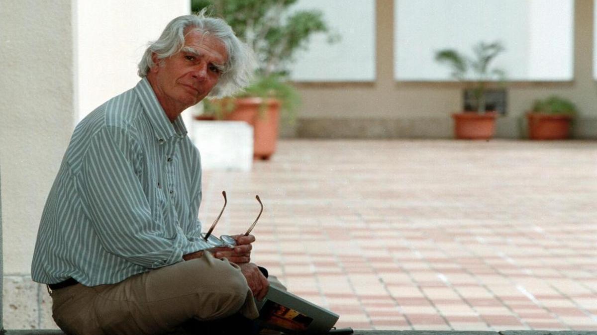 El poeta y ex preso político Jorge Valls en 1997 en Miami.