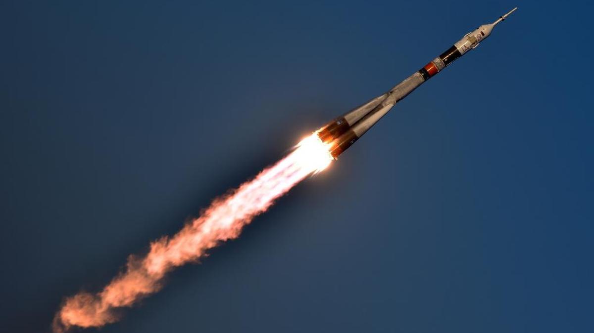 La Soyuz despegó a las 14.03 hora de Moscú con ayuda de un cohete portador Soyuz-FG, lanzamiento que transcurrió sin contratiempos.