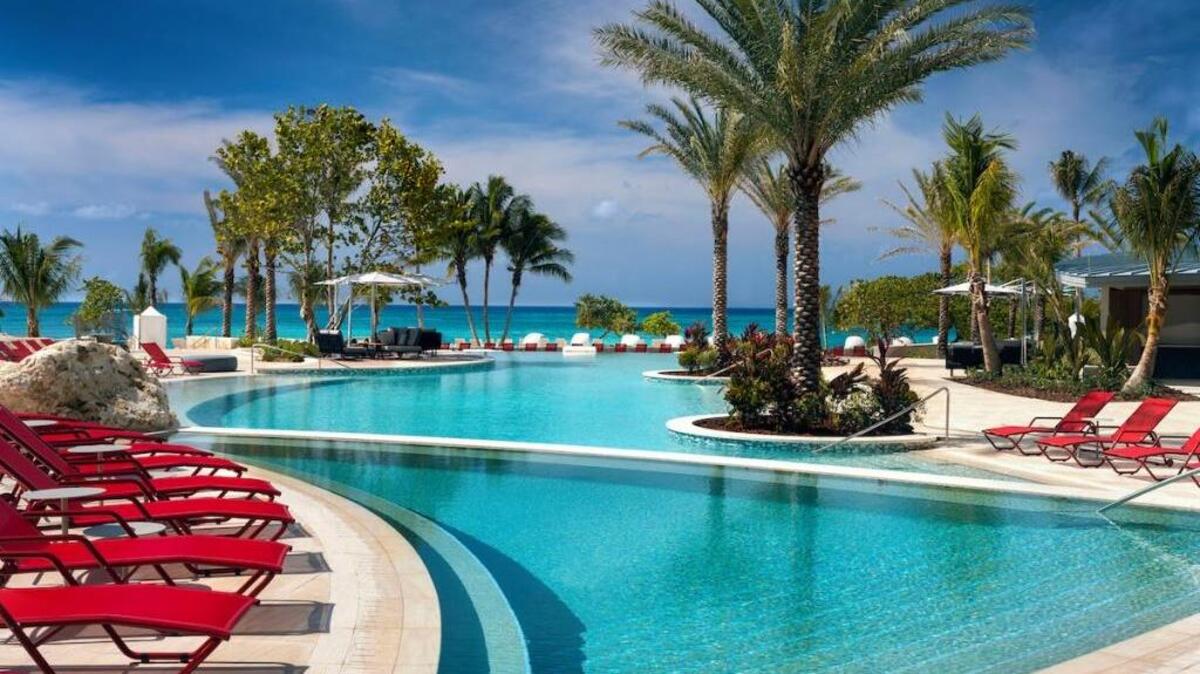 Piscina del Kimpton Seafire en Seven Mile Beach