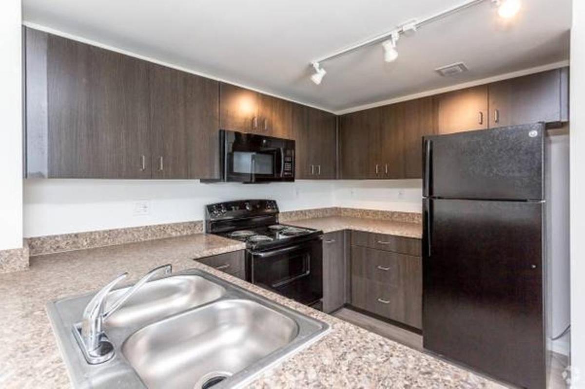 La cocina de uno de los apartamentos de Wagner Creek Apartments, en 1501 NW 13 Court.