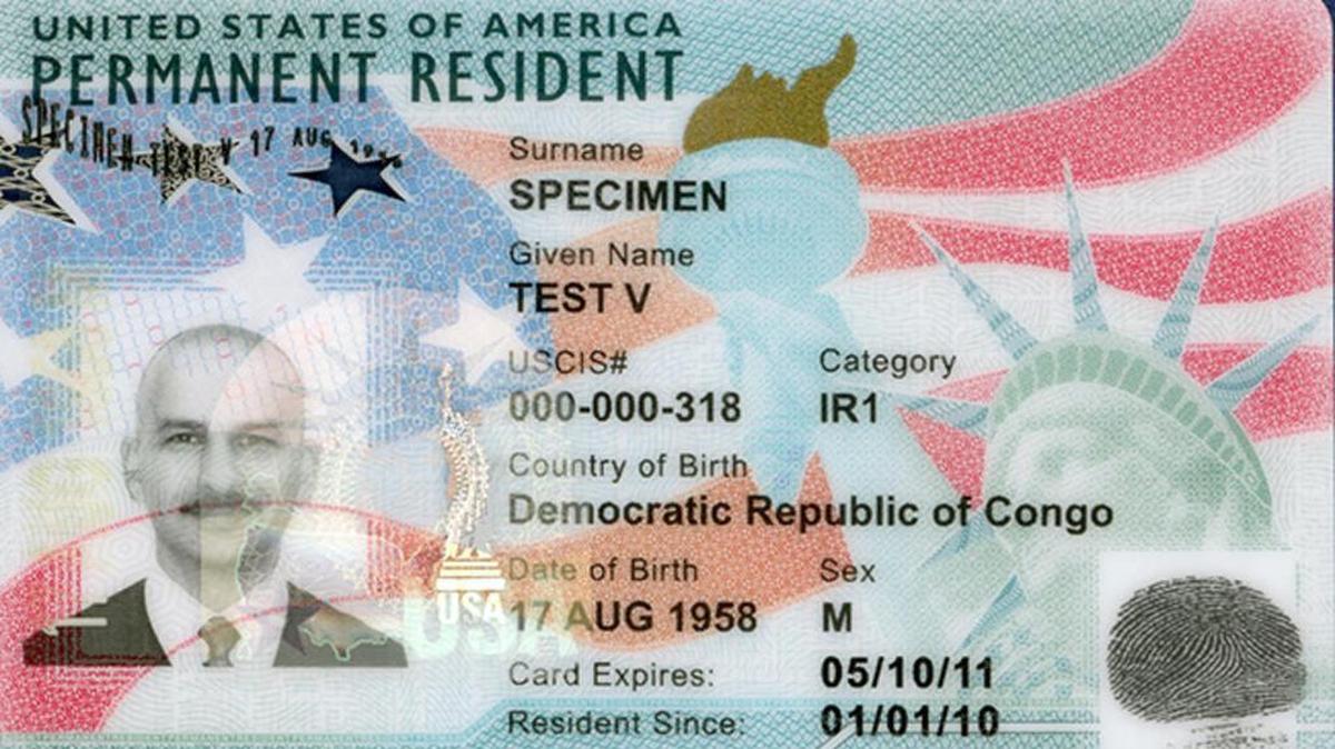 Imagen de la nueva tarjeta verde ‘green card’ a partir del 1 de mayo de 2017.