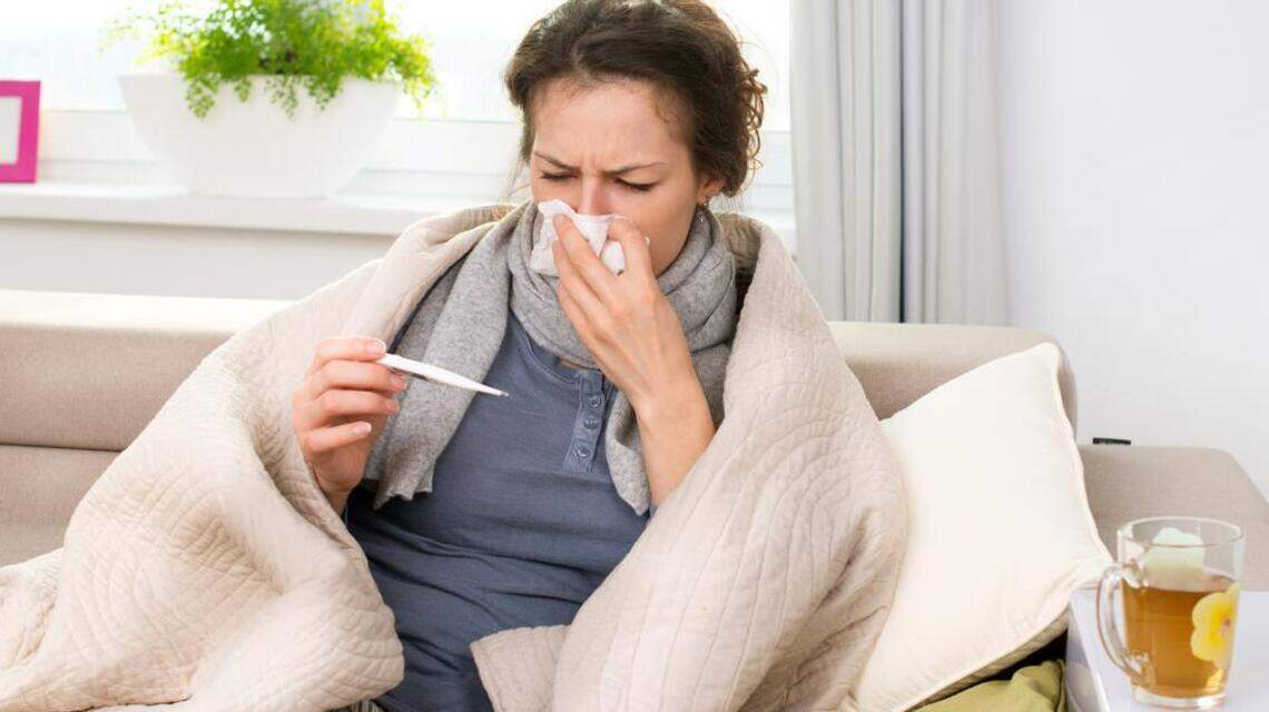 Influenza, COVID y RSV, una triple amenaza este otoño. ¿Quién debe vacunarse y cuándo?