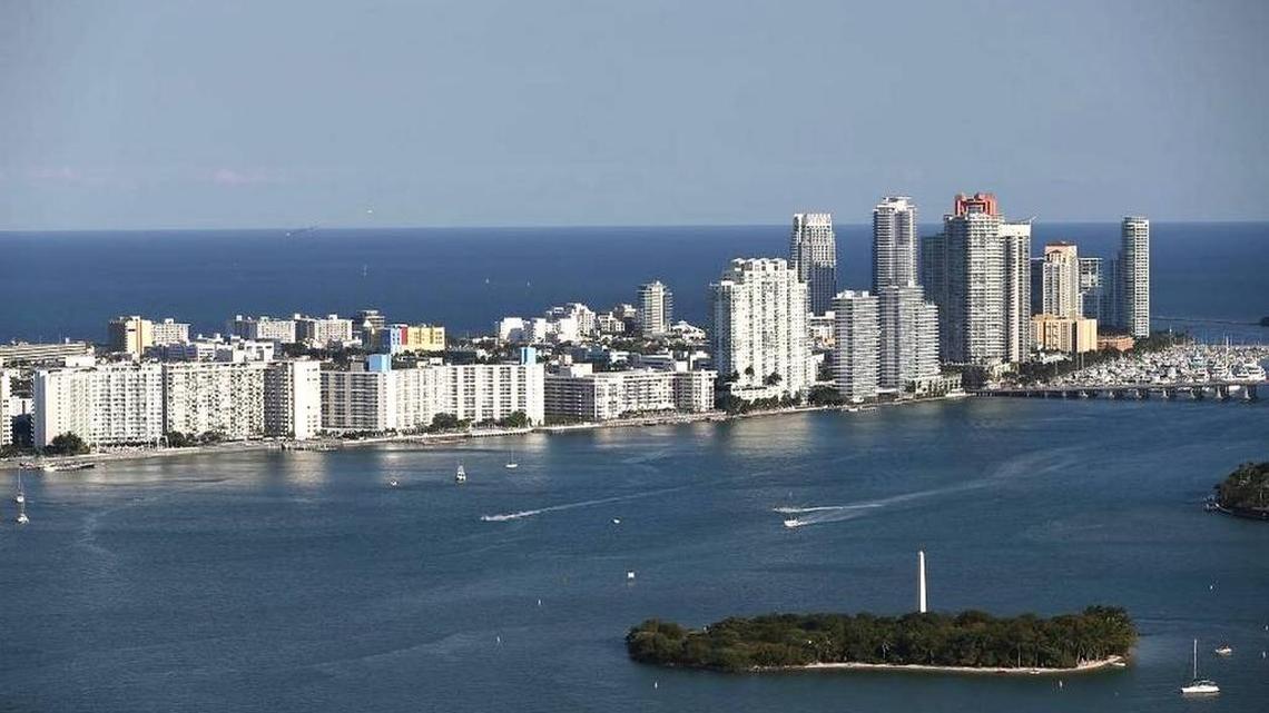 Vista de Miami Beach en abril del 2016. El “saludable” estado del sector comercial de bienes raíces se debe, en gran parte a la afluencia de compradores extranjeros que en los últimos años han encontrado en Miami un “puerto seguro” para sus inversiones.