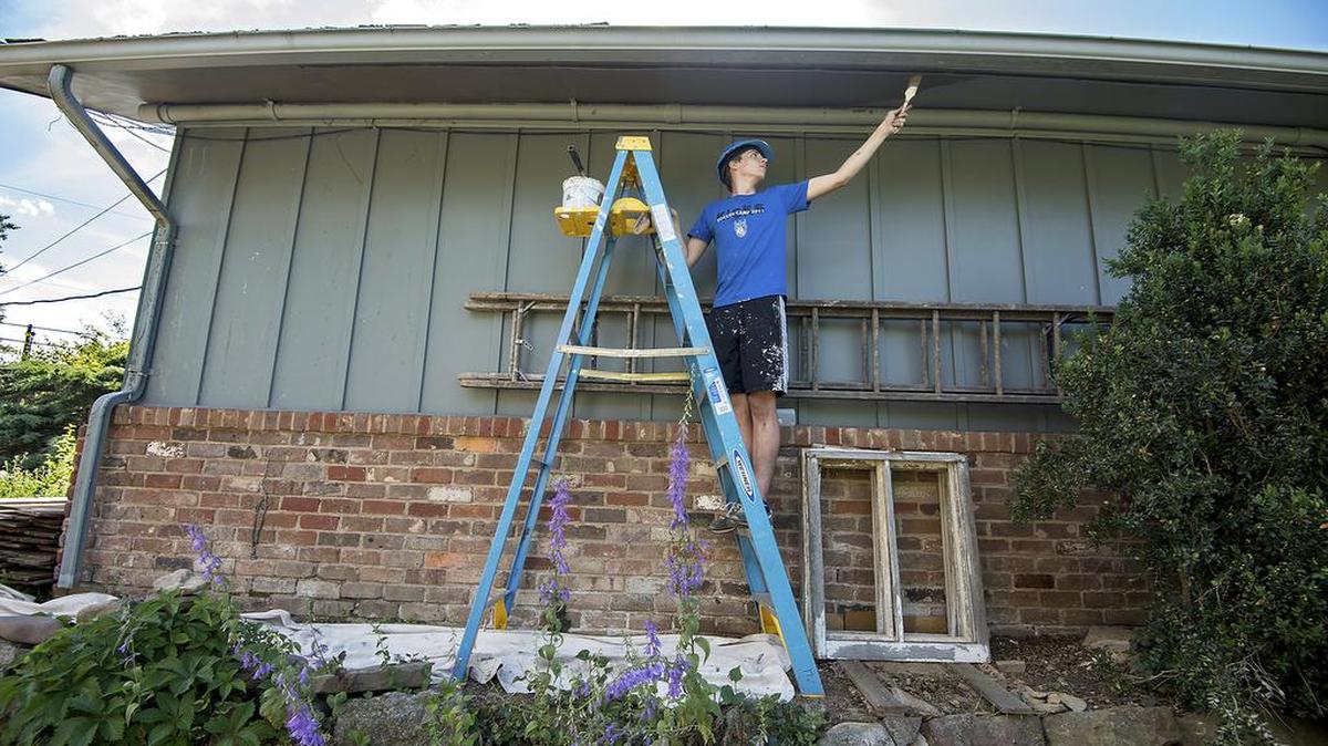 Una buena idea es pintar la casa. Esta pequeña inversión es una de las que más ayuda a vender su casa.