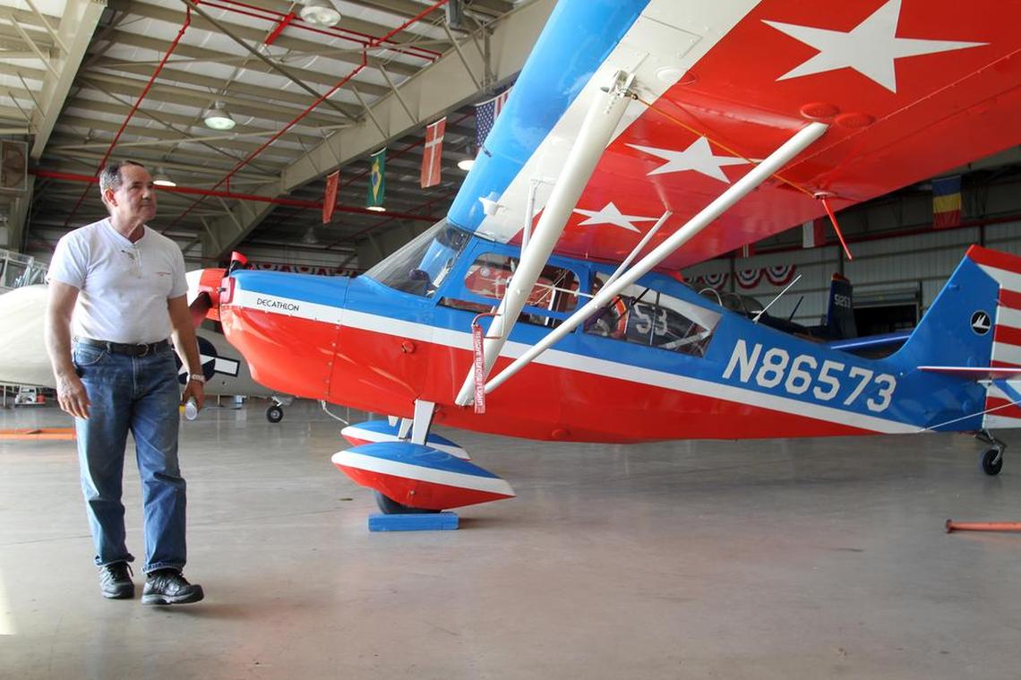 Para los amantes de los aviones y la aeronáutica, este museo ofrece una experiencia única ya que rinde tributo tanto a la aviación civil como la militar, así como a sus aviadores.