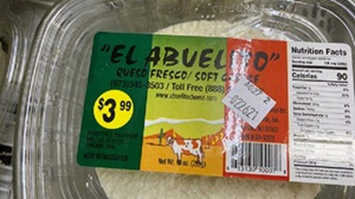 Un paquete de queso fresco de “El Abuelito”.